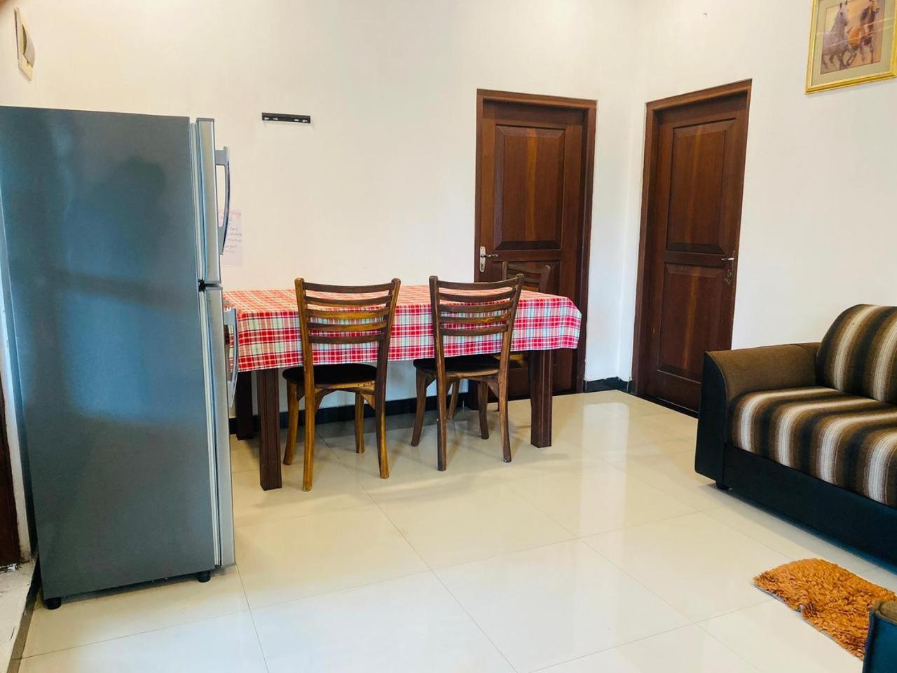Shiny Villa أونا واتونا المظهر الخارجي الصورة